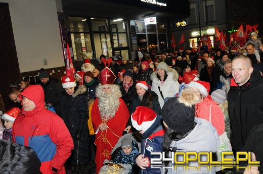 Marsz Mikołajów tradycyjnie rozpoczął okres oczekiwania na święta Bożego Narodzenia