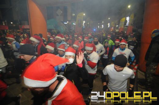 Ponad pół tysiąca uczestników drugiego już "Nocnego Mikołajkowego Biegu Nyskiego"
