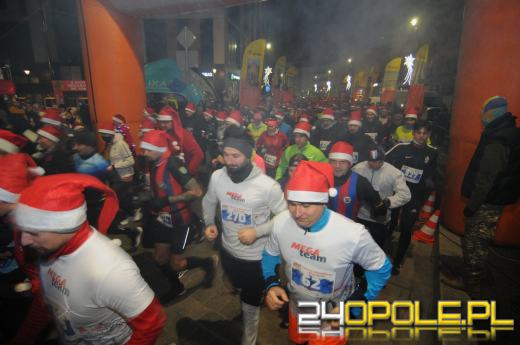 Ponad pół tysiąca uczestników drugiego już "Nocnego Mikołajkowego Biegu Nyskiego"