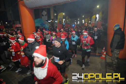 Ponad pół tysiąca uczestników drugiego już "Nocnego Mikołajkowego Biegu Nyskiego"