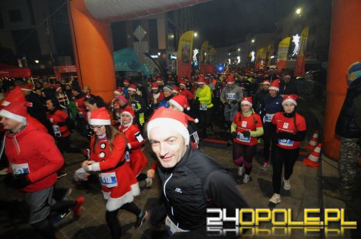 Ponad pół tysiąca uczestników drugiego już "Nocnego Mikołajkowego Biegu Nyskiego"