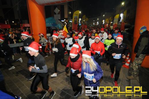 Ponad pół tysiąca uczestników drugiego już "Nocnego Mikołajkowego Biegu Nyskiego"