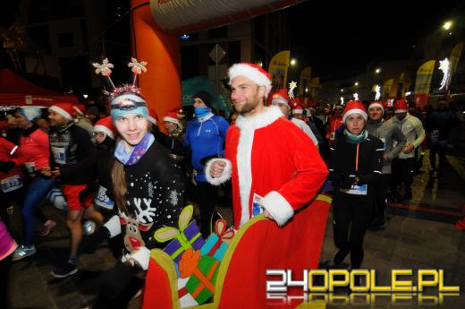 Ponad pół tysiąca uczestników drugiego już "Nocnego Mikołajkowego Biegu Nyskiego"