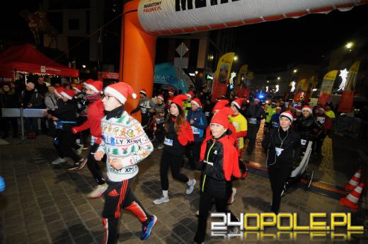 Ponad pół tysiąca uczestników drugiego już "Nocnego Mikołajkowego Biegu Nyskiego"