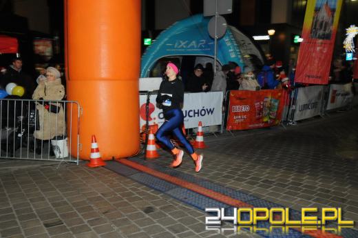 Ponad pół tysiąca uczestników drugiego już "Nocnego Mikołajkowego Biegu Nyskiego"