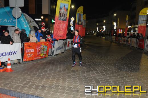 Ponad pół tysiąca uczestników drugiego już "Nocnego Mikołajkowego Biegu Nyskiego"