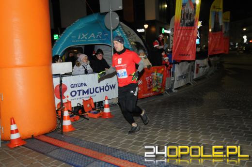 Ponad pół tysiąca uczestników drugiego już "Nocnego Mikołajkowego Biegu Nyskiego"