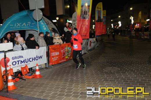 Ponad pół tysiąca uczestników drugiego już "Nocnego Mikołajkowego Biegu Nyskiego"