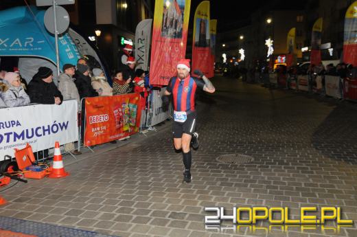Ponad pół tysiąca uczestników drugiego już "Nocnego Mikołajkowego Biegu Nyskiego"