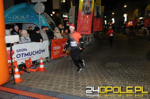 Ponad pół tysiąca uczestników drugiego już "Nocnego Mikołajkowego Biegu Nyskiego"