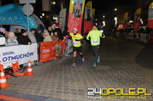 Ponad pół tysiąca uczestników drugiego już "Nocnego Mikołajkowego Biegu Nyskiego"
