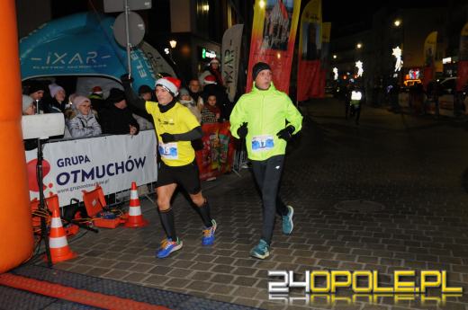 Ponad pół tysiąca uczestników drugiego już "Nocnego Mikołajkowego Biegu Nyskiego"