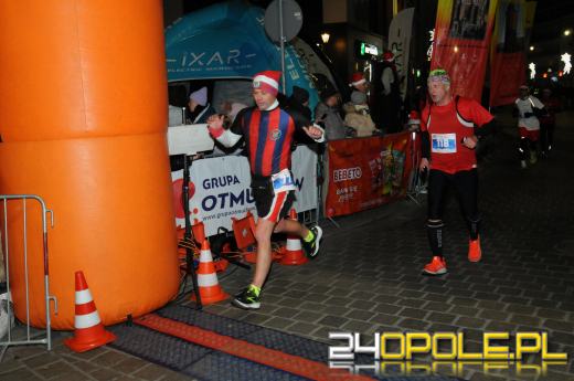 Ponad pół tysiąca uczestników drugiego już "Nocnego Mikołajkowego Biegu Nyskiego"