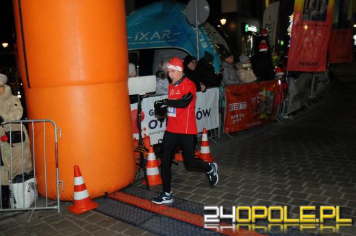 Ponad pół tysiąca uczestników drugiego już "Nocnego Mikołajkowego Biegu Nyskiego"