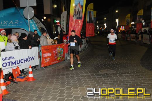 Ponad pół tysiąca uczestników drugiego już "Nocnego Mikołajkowego Biegu Nyskiego"