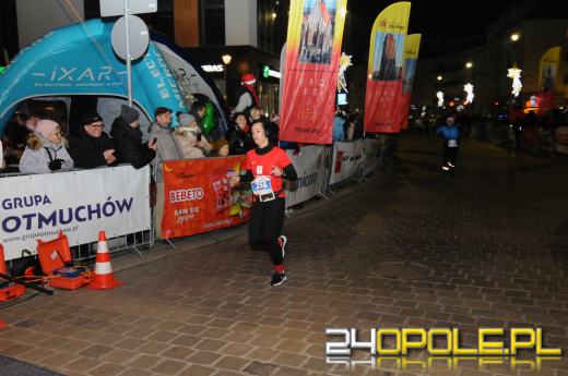 Ponad pół tysiąca uczestników drugiego już "Nocnego Mikołajkowego Biegu Nyskiego"
