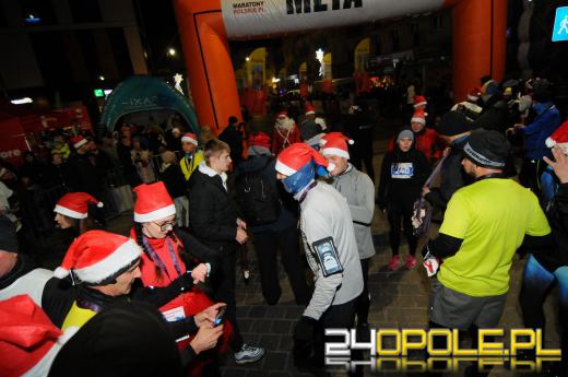 Ponad pół tysiąca uczestników drugiego już "Nocnego Mikołajkowego Biegu Nyskiego"