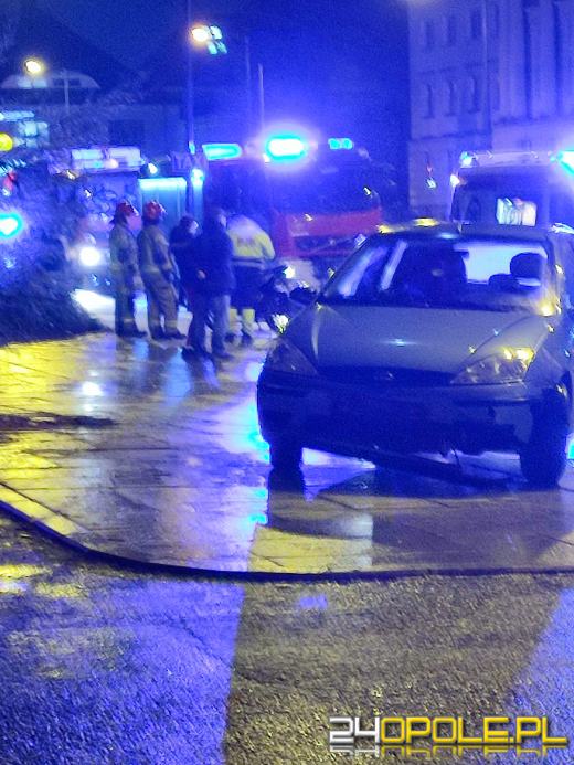 Młody kierowca jednośladu w szpitalu. Doszło do groźnego zderzenia w centrum Opola