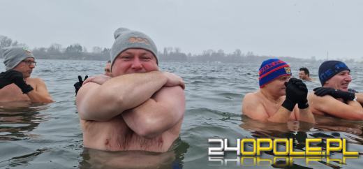 Prawdziwe zimowe morsowanie. Idealne warunki na Kąpielisku Bolko