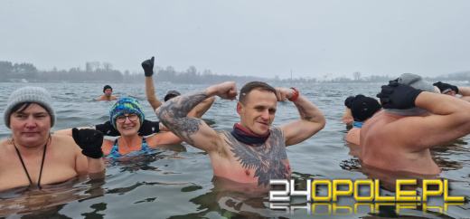 Prawdziwe zimowe morsowanie. Idealne warunki na Kąpielisku Bolko