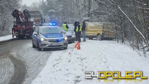 Kierowca Maserati uderzył w radiowóz zabezpieczający inny samochód