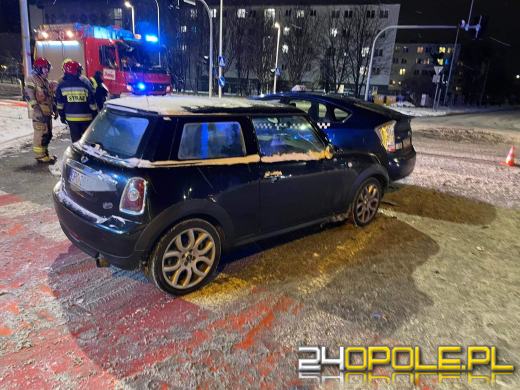 Trzy samochody zderzyły się na skrzyżowaniu w Opolu