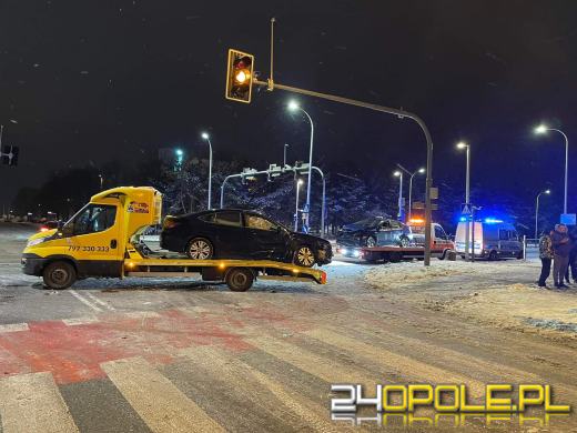Trzy samochody zderzyły się na skrzyżowaniu w Opolu
