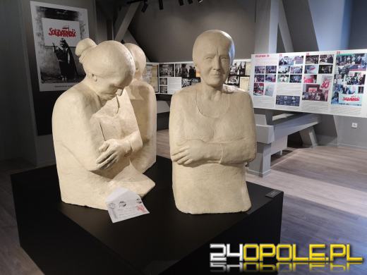 Uroczyście odsłonięto tablicę informacyjną Izby Pamięci Solidarności