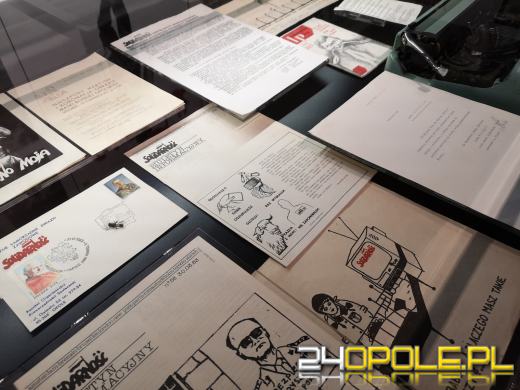 Uroczyście odsłonięto tablicę informacyjną Izby Pamięci Solidarności