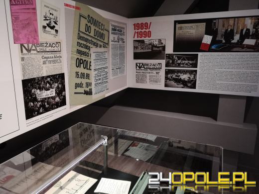 Uroczyście odsłonięto tablicę informacyjną Izby Pamięci Solidarności