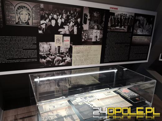 Uroczyście odsłonięto tablicę informacyjną Izby Pamięci Solidarności