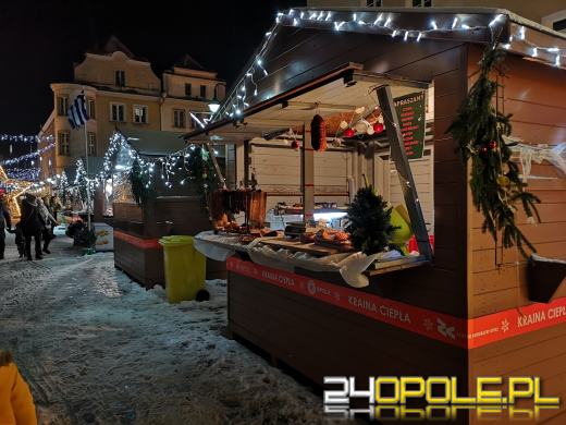 Trwa Jarmark Bożonarodzeniowy. Opolanie tłumnie odwiedzają stoiska i atrakcje