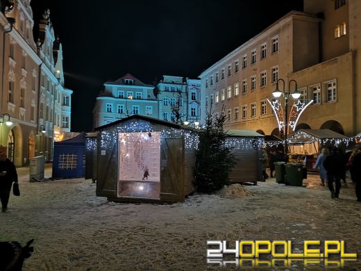 Trwa Jarmark Bożonarodzeniowy. Opolanie tłumnie odwiedzają stoiska i atrakcje