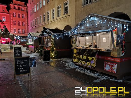 Trwa Jarmark Bożonarodzeniowy. Opolanie tłumnie odwiedzają stoiska i atrakcje