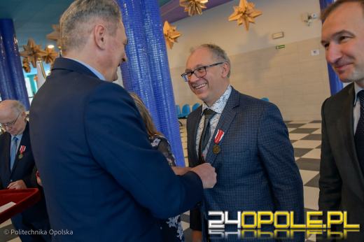 Ponad 80 pracowników Politechniki Opolskiej zostało uhonorowanych państwowymi odznaczeniami