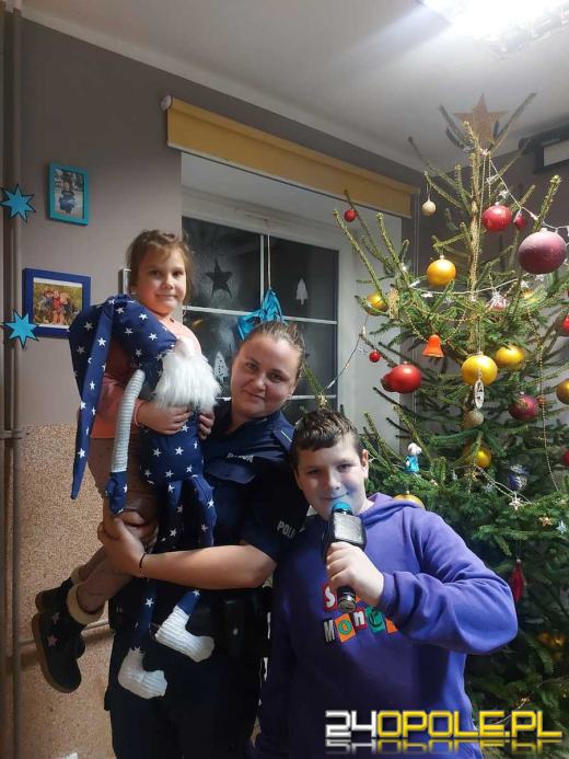 Policjanci odwiedzili Dom Dziecka w Jasienicy Górnej
