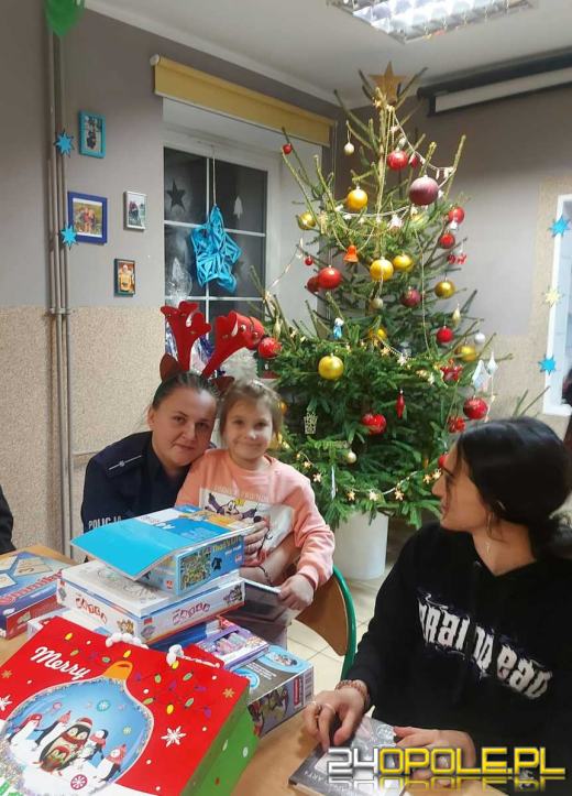 Policjanci odwiedzili Dom Dziecka w Jasienicy Górnej