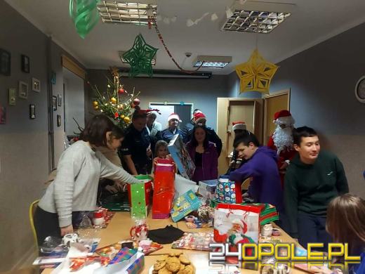 Policjanci odwiedzili Dom Dziecka w Jasienicy Górnej