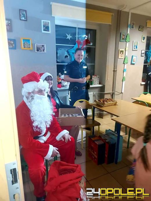 Policjanci odwiedzili Dom Dziecka w Jasienicy Górnej