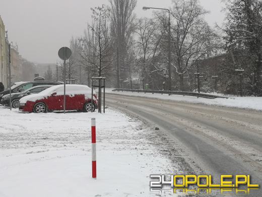 Śnieg nie odpuszcza. Na drogach panują ekstremalne warunki