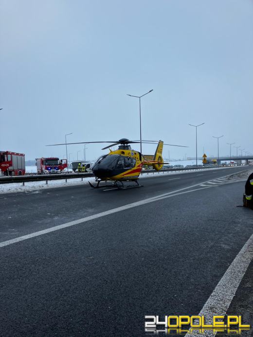 Dachowanie na A4. Autostrada zablokowana po śmiertelnym wypadku