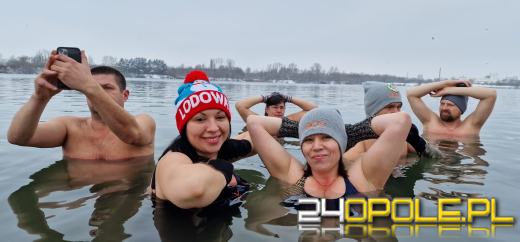 Lód, słońce i ujemna temperatura. Warunki do morsowania są idealne