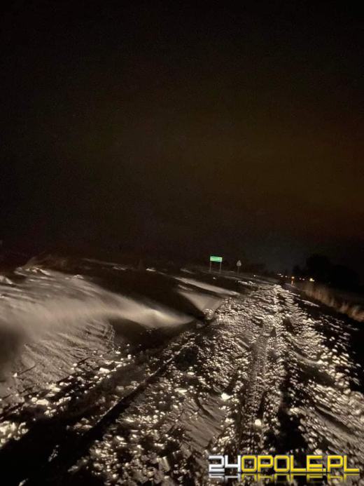 Drogi nadal nieprzejezdne. Kierowcy utknęli na DK 38