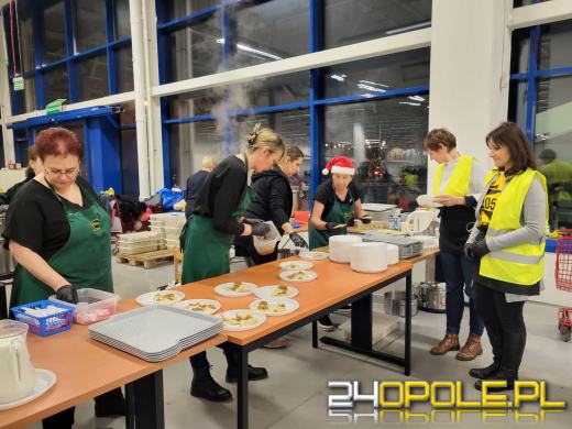 Blisko 1000 uchodźców uczestniczyło w spotkaniu wigilijnym w TOWU