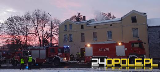 Pożar poddasza w Krapkowicach. Z budynku ewakuowano 9 osób