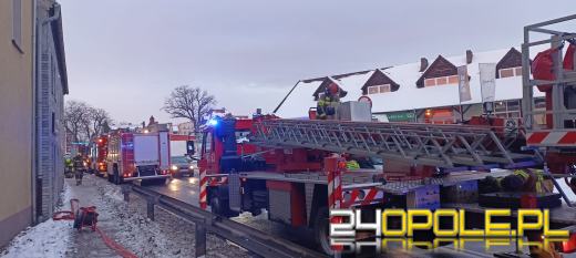 Pożar poddasza w Krapkowicach. Z budynku ewakuowano 9 osób