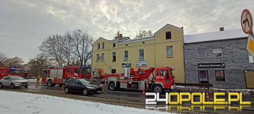 Pożar poddasza w Krapkowicach. Z budynku ewakuowano 9 osób
