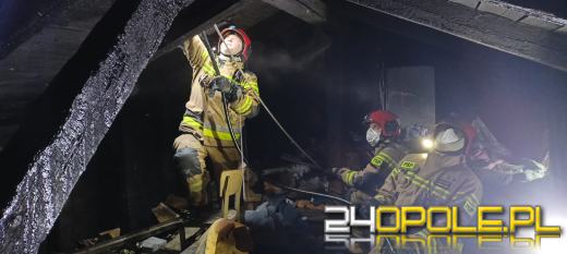 Pożar poddasza w Krapkowicach. Z budynku ewakuowano 9 osób