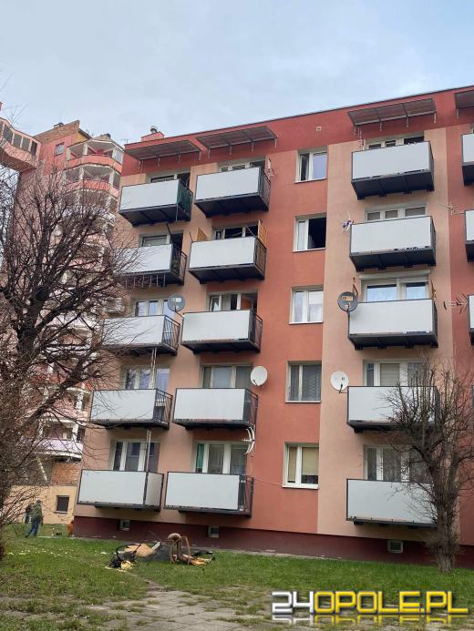 Pożar mieszkania w Brzegu. Ewakuowano mieszkańców 