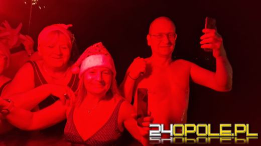 W lodowatej kąpieli przywitali Nowy Rok